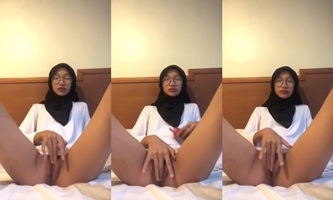 Cewek Jilbab Colmek Sampai Klimaks